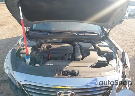 2015 Hyundai Sonata Sport/Limited z USA, uszkodzony, nr VIN 5NPE34AF4FH209728